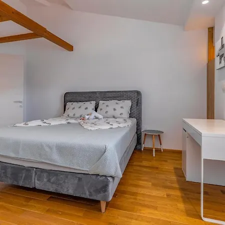 Sanny Apartment Andy Medulin
